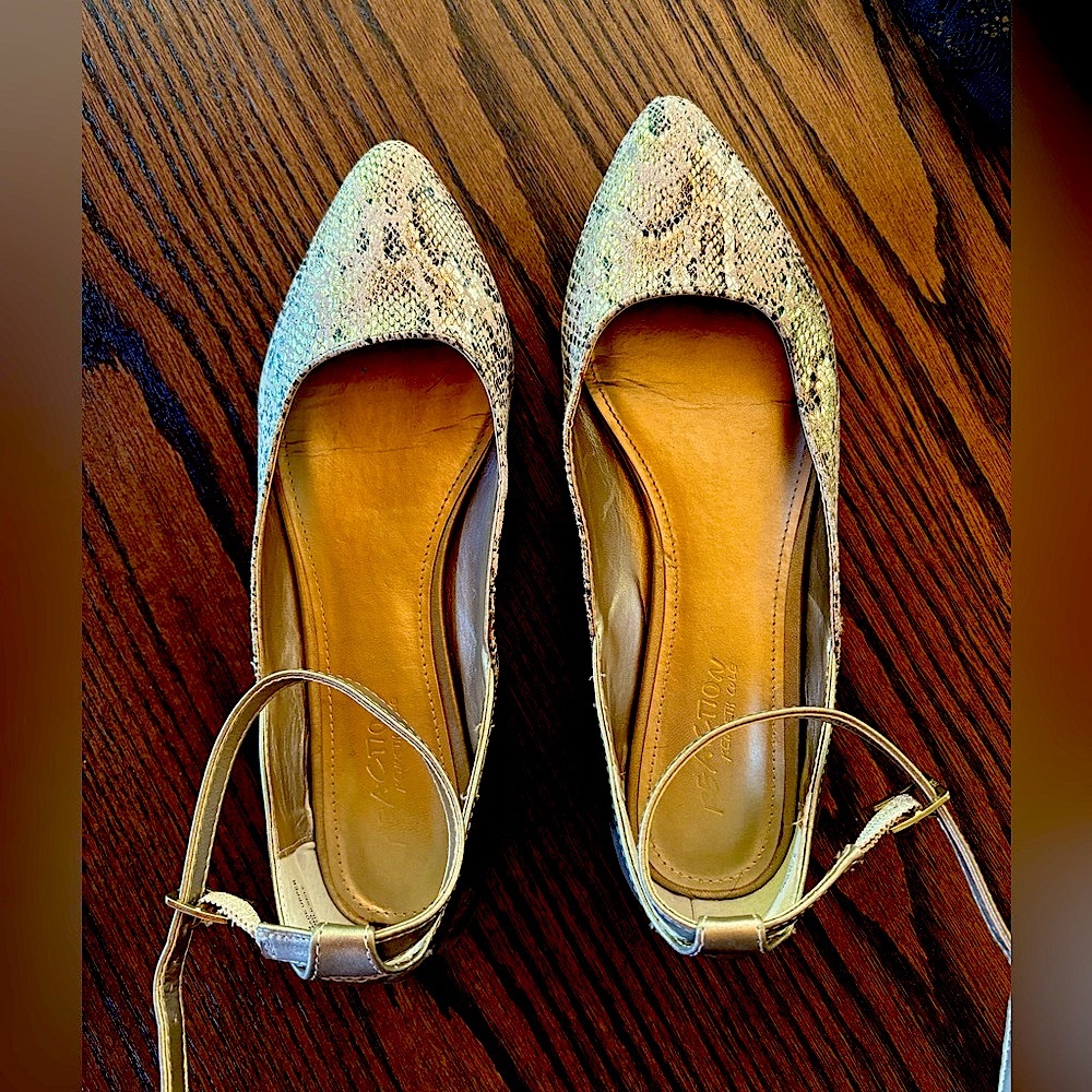 Kenneth Cole Reaction flats. Vintage. Size 9.5